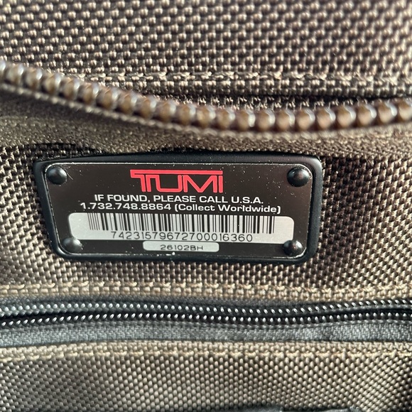 TUMI 2 wheel Brown Carry-On - Picture 3 of 15